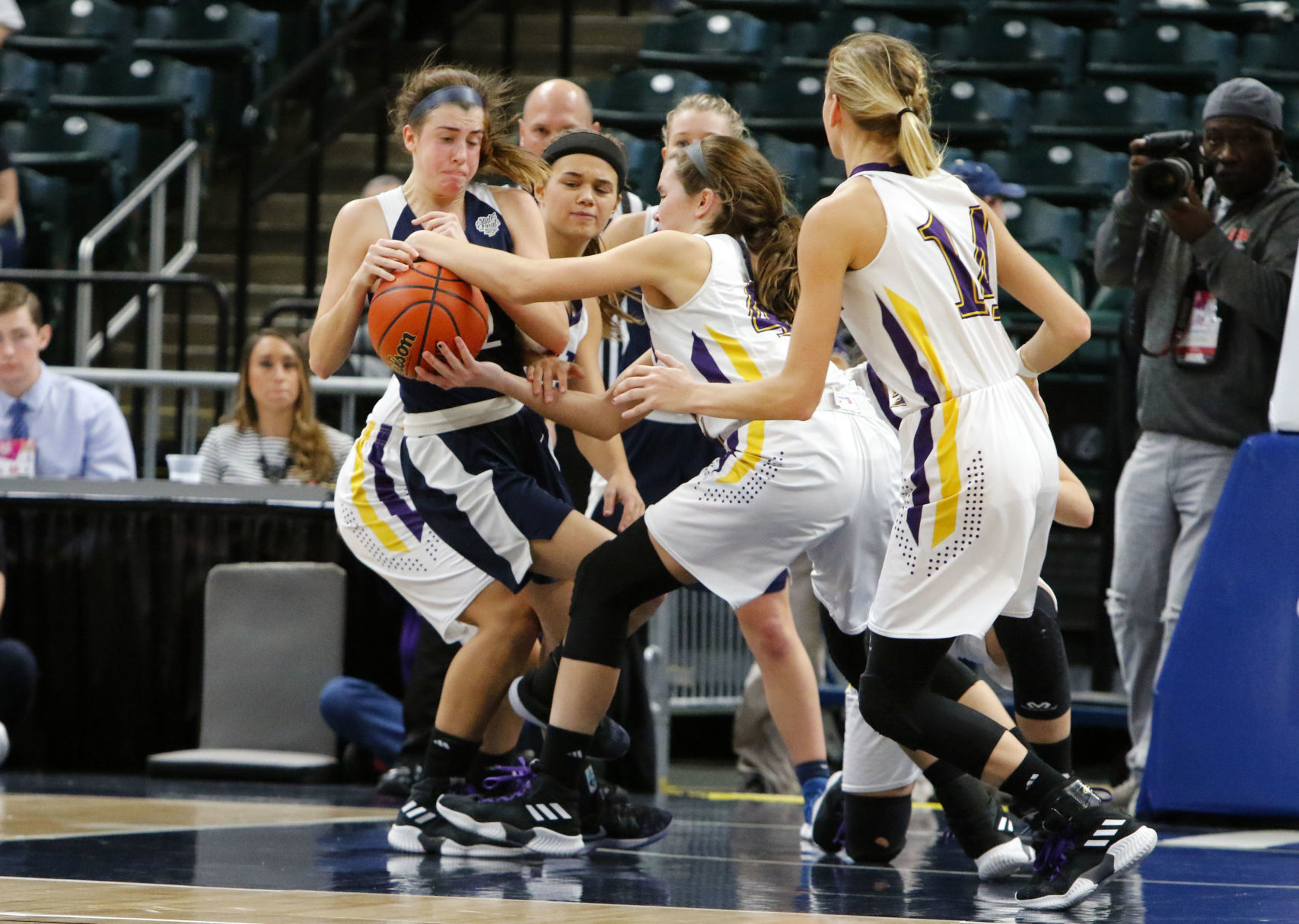Gallery: Marquette Catholic vs. Vincennes Rivet in Class A championship